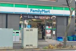 コンビニ　ファミリーマート篠崎駅南口店（コンビニ）まで211m
