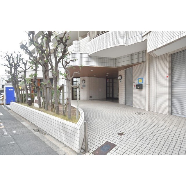 エントランス　清潔なエントランスです