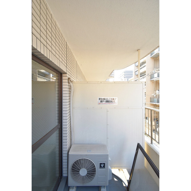 バルコニー　お洗濯にも便利なバルコニー付き