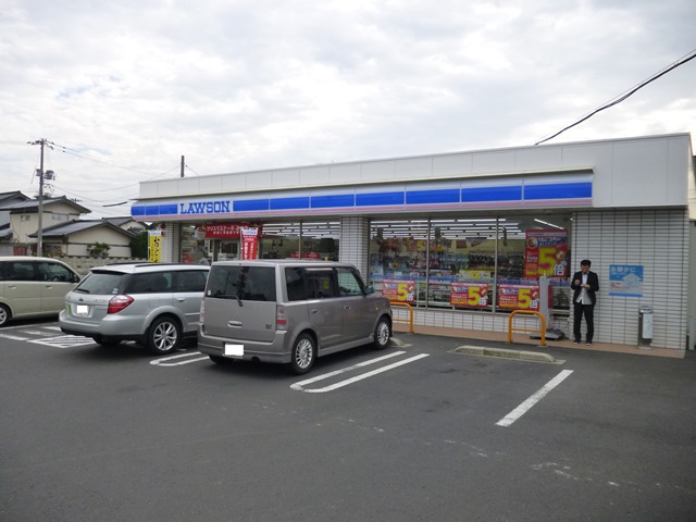 コンビニ　ローソン出雲大津朝倉一丁目店（コンビニ）まで257m