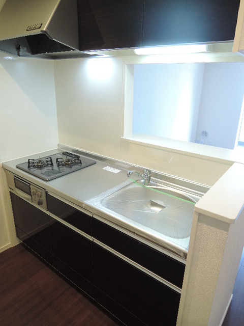 キッチン　お料理の幅も広がるグリル付２口ガスシステムキッチン