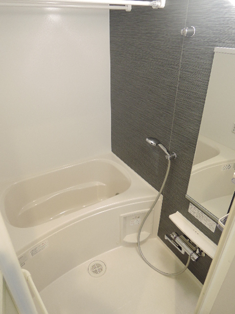 バス・シャワールーム　ゆとりある浴室追焚機能付のお風呂で一日の疲れを癒しましょう