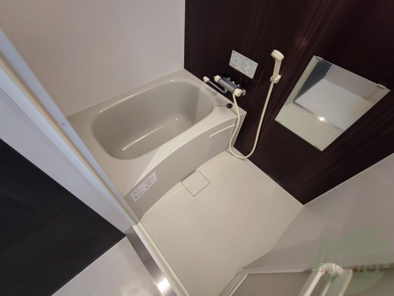 バス・シャワールーム　お風呂になります。一日の疲れを癒してくださいね。