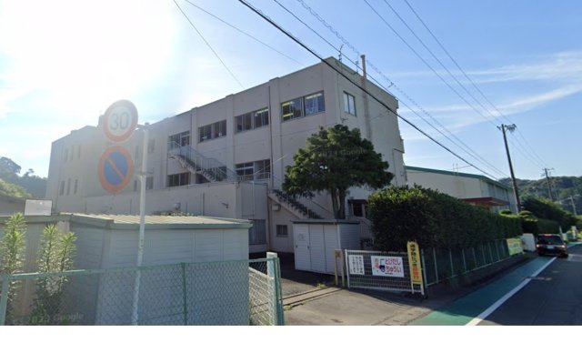 小学校　掛川市立上内田小学校（小学校）まで2200m