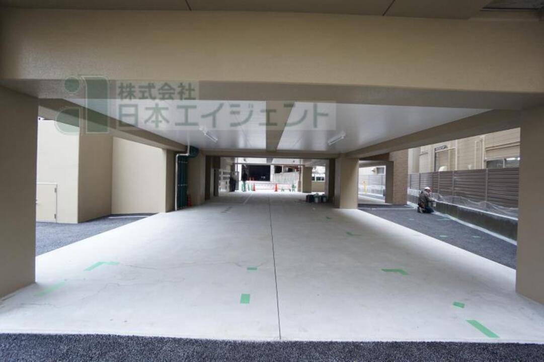 駐車場　駐車場