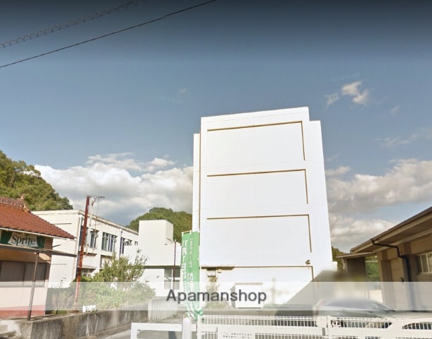 中学校　本郷中学校（中学校）まで579m