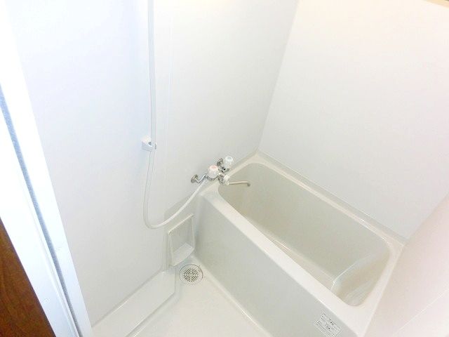 バス・シャワールーム　きれいな浴室です