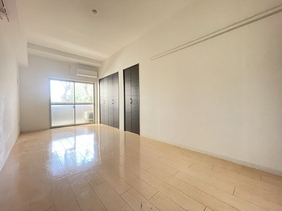 居室・リビング　※別号室の写真です