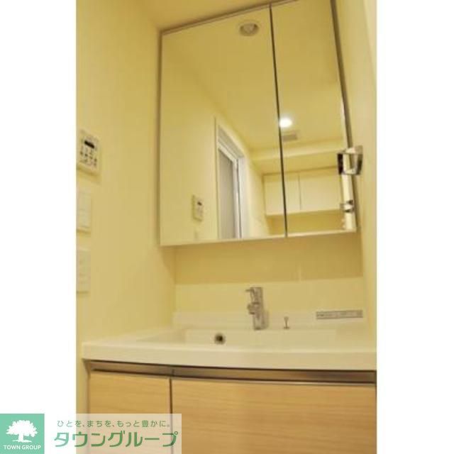 洗面設備　※写真は同タイプ住戸です。