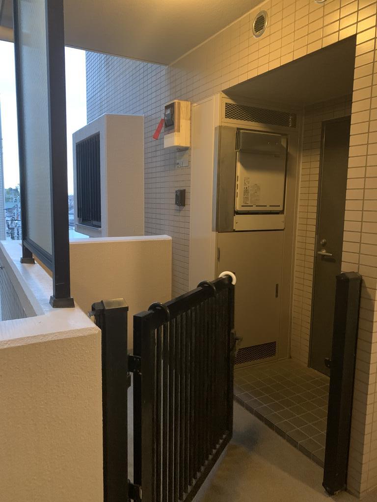 玄関　玄関ポーチ