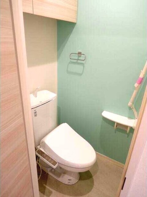 トイレ　温水洗浄便座機能です