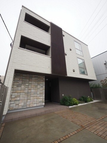 建物外観　オートロック付きです