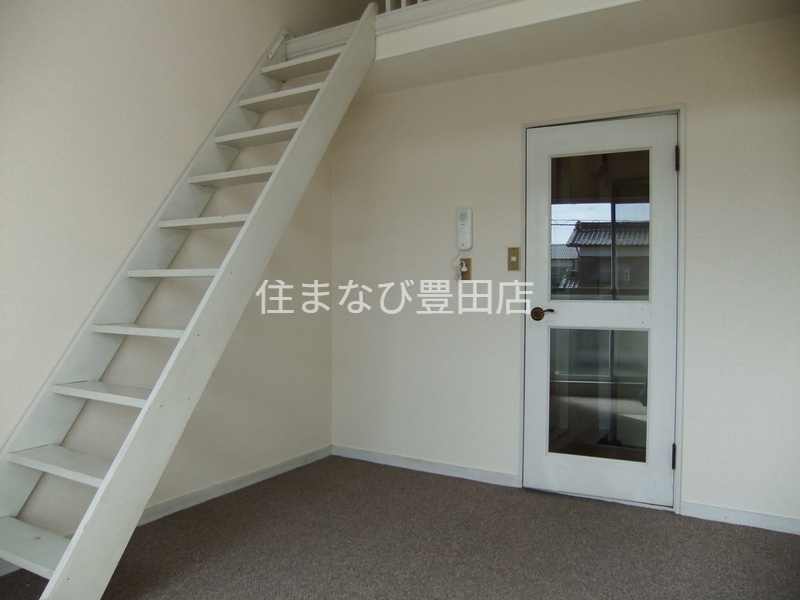 居室・リビング　同型別部屋写真