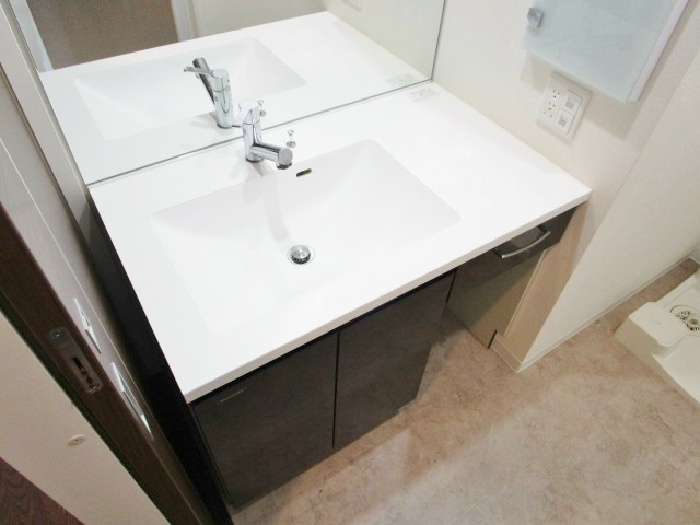 洗面設備　※別号室の写真です。