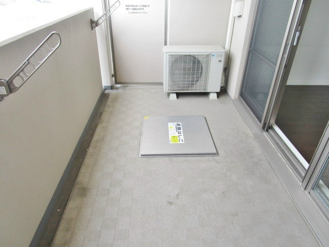 バルコニー　※別号室の写真です。