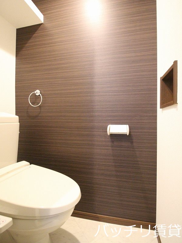 トイレ　同型タイプの為、現状を優先いたします