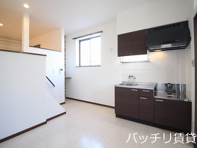 キッチン　同型タイプの為、現状を優先いたします