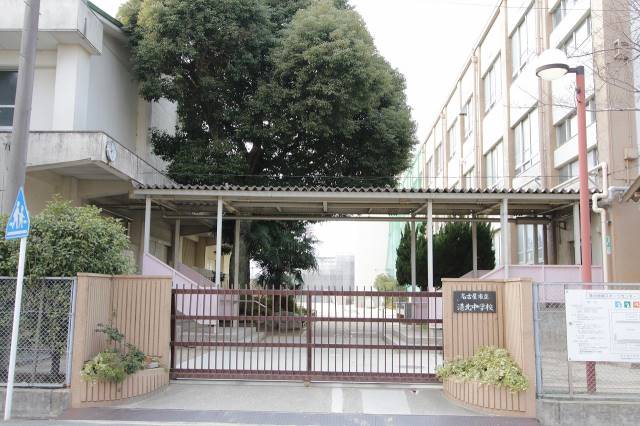 中学校　名古屋市立港北中学校（中学校）まで483m