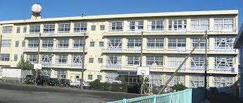 中学校　静岡市立清水第一中学校（中学校）まで1552m