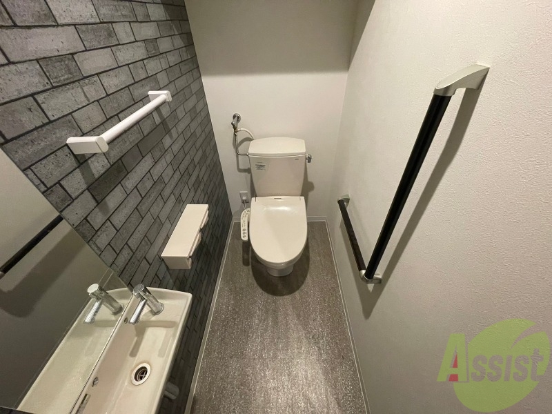 トイレ　シャワートイレになっているので快適です！