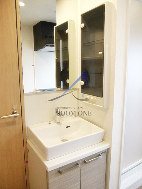 洗面設備　独立洗面台です。