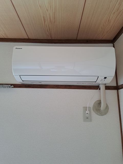その他設備　南側洋室エアコン