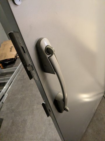 バルコニー　外からの目が気にならないバルコニーで洗濯物が干せます