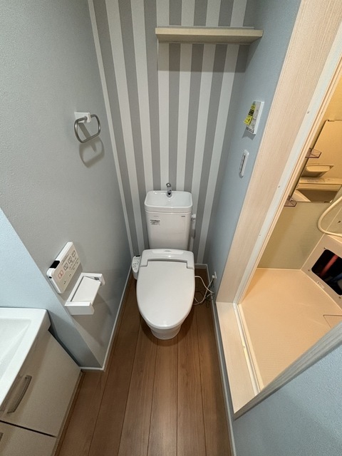 トイレ　別号室の写真です！