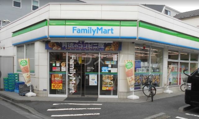 コンビニ　ファミリーマート大田中央三丁目店（コンビニ）まで934m