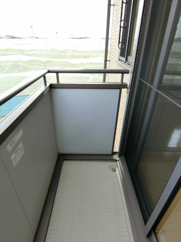 バルコニー　図面と現状に相違がある場合には現状を優先