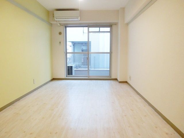 居室・リビング　★６．５帖のゆったりとしたお部屋★