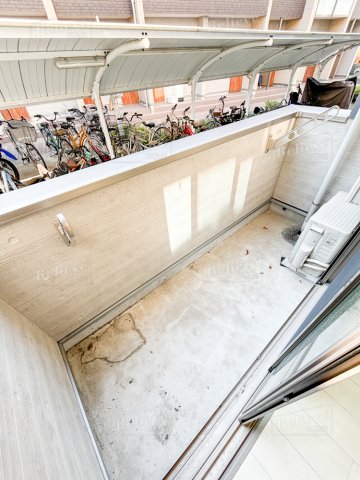 バルコニー　陽当たり良好なバルコニーです♪