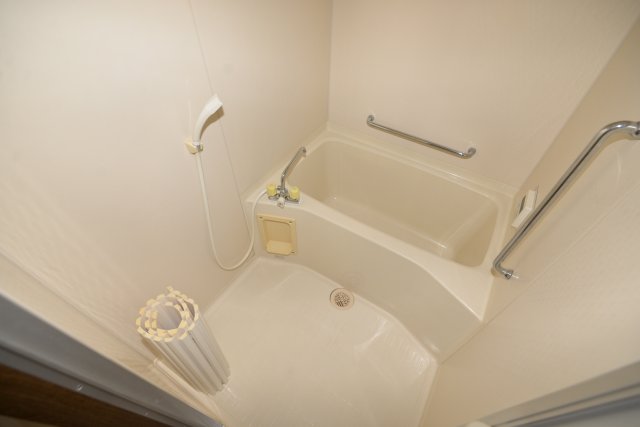 バス・シャワールーム　お風呂で日々の疲れを落としましょう