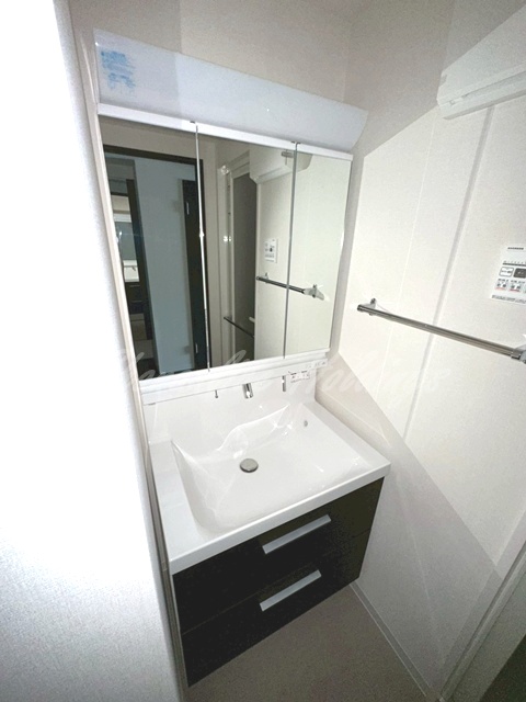 洗面設備　三面鏡洗面台♪※同施工別建物