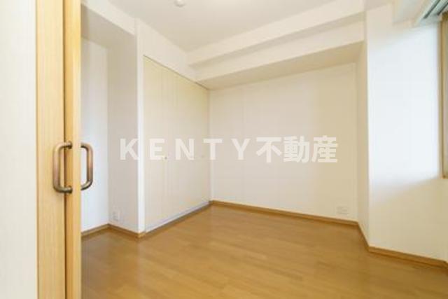 居室・リビング　個人の部屋や寝室として使える洋室です