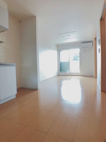 居室・リビング　ソファなど配置可能広々リビング