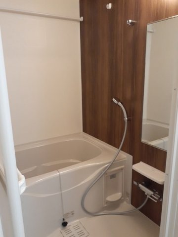 バス・シャワールーム　落ち着いた空間のお風呂です