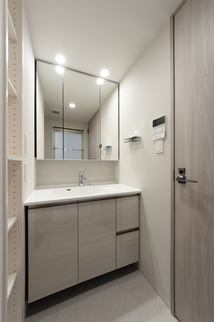 洗面設備　※写真は同タイプ住戸です。