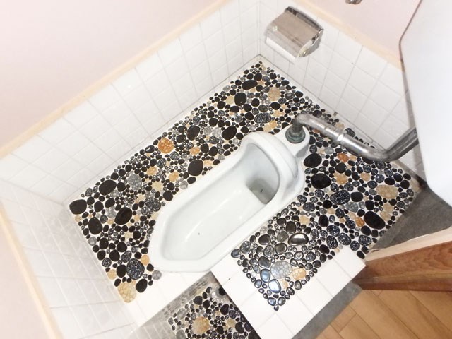 トイレ　窓があり明るいトイレです♪