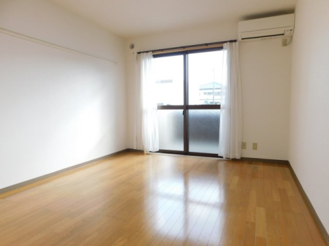 居室・リビング　※内装写真は同建物内他部屋