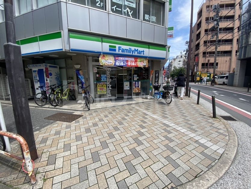 コンビニ　ファミリーマート南池袋二丁目店（コンビニ）まで130m