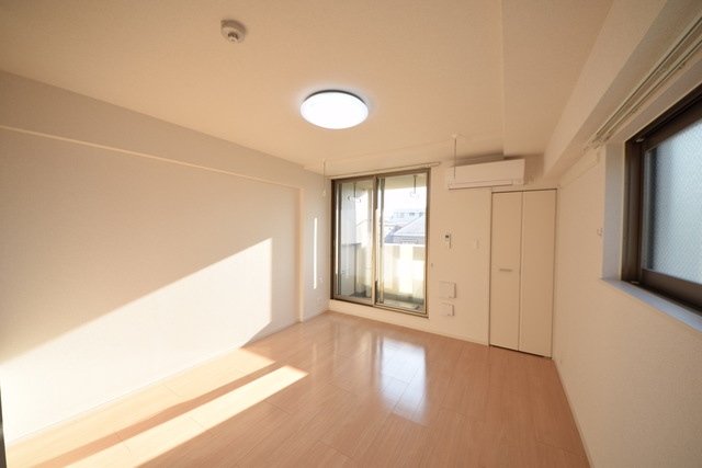 居室・リビング　～明るいお部屋ですね～