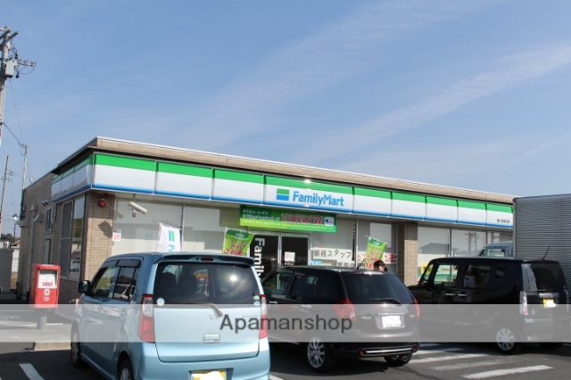 コンビニ　ファミリーマート（コンビニ）まで427m