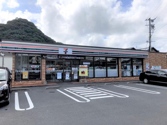 コンビニ　セブンイレブン（コンビニ）まで400m