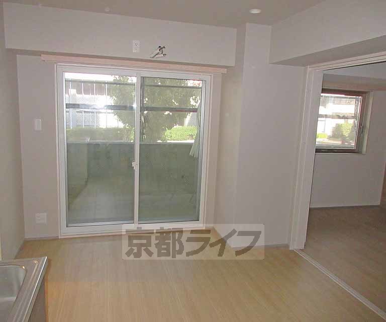 居室・リビング　とってもキレイな新築物件ですよ～