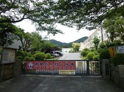小学校　大津市立長等小学校（小学校）まで807m