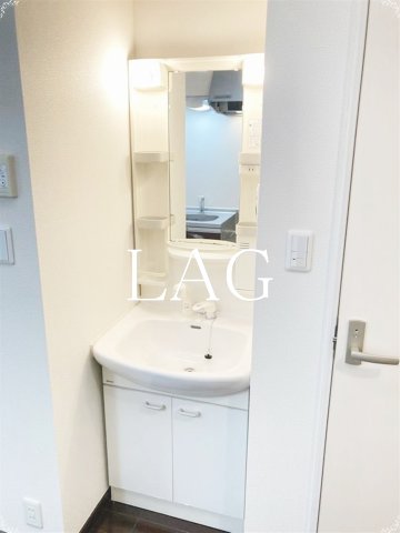 洗面設備　独立洗面台です。