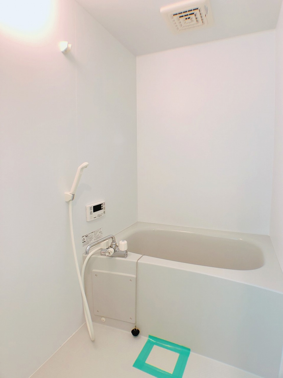 バス・シャワールーム　追い焚き機能付・オートバス付