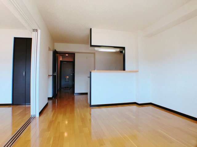 その他部屋・スペース　広々使える10.3帖のリビング