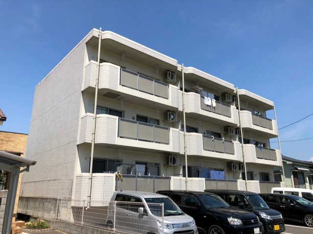 建物外観　閑静な住宅街に立地